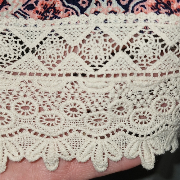 New Maurices Boho Cold Shoulder Short Sleeve Blouse Crochet Lace Hem Flowy Comfy - Picture 4 of 13